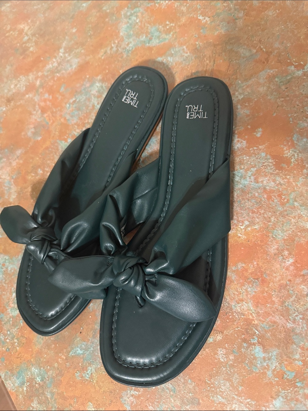 Time and Tru Dark Green Knotted Thong Sandals